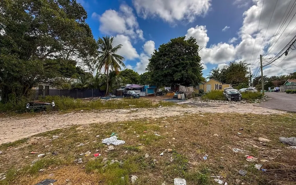 Shirley Street Lot New Providence Paradise Island BS