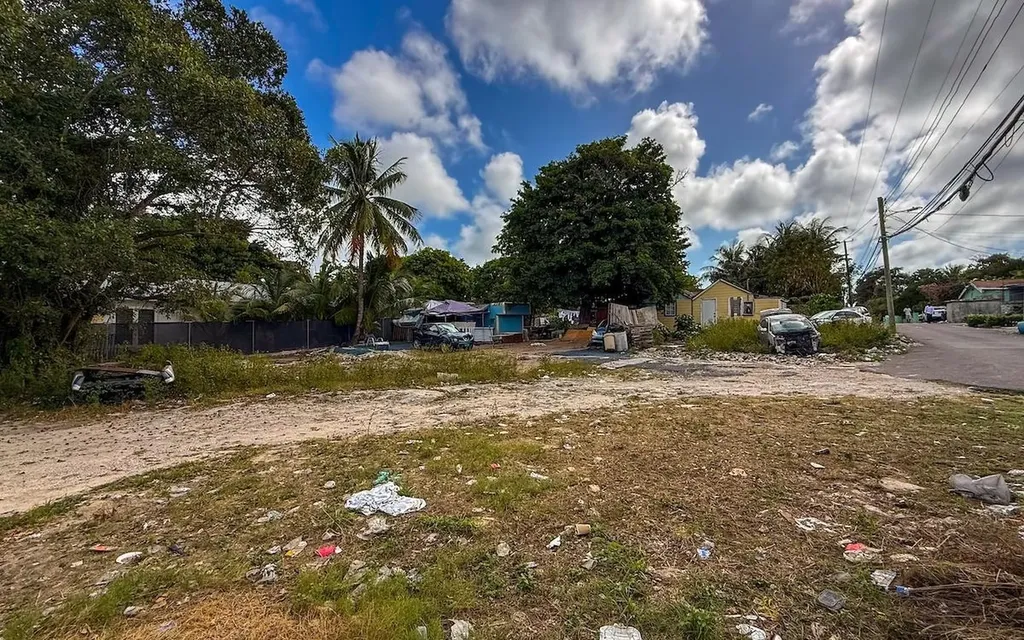Shirley Street Lot New Providence Paradise Island BS
