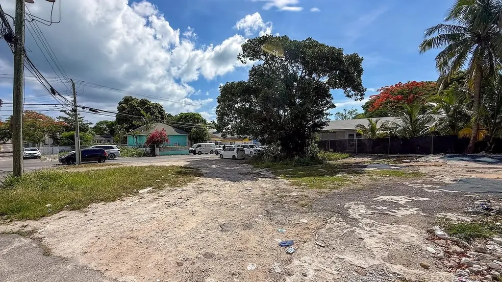 Shirley Street Lot New Providence Paradise Island BS