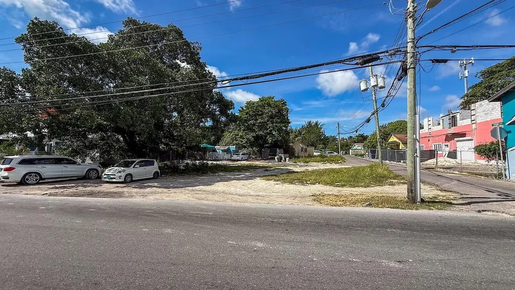 Shirley Street Lot New Providence Paradise Island BS