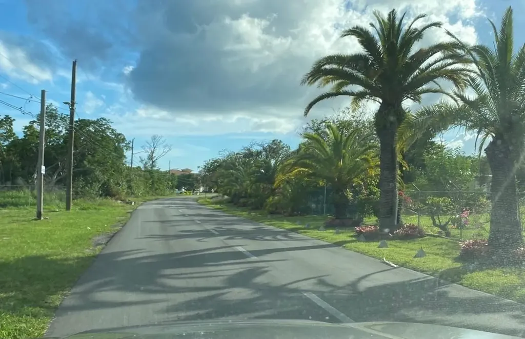 Tarrytown Str. Bahama Ree Grand Bahama Freeport BS