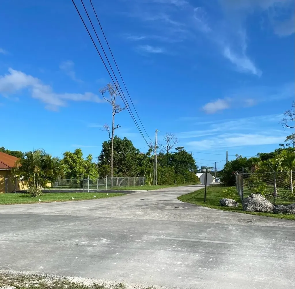 Tarrytown Str. Bahama Ree Grand Bahama Freeport BS