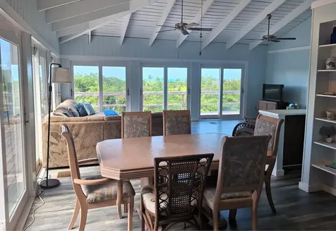 Flamingo Road 11west Exuma BS