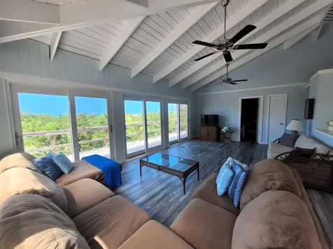 Flamingo Road 11west Exuma BS