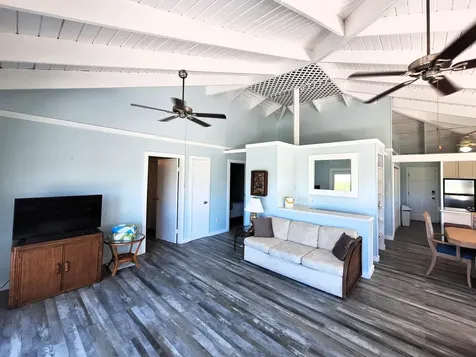 Flamingo Road 11west Exuma BS