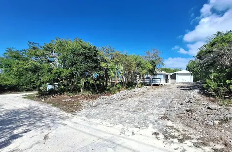 Flamingo Road 11west Exuma BS