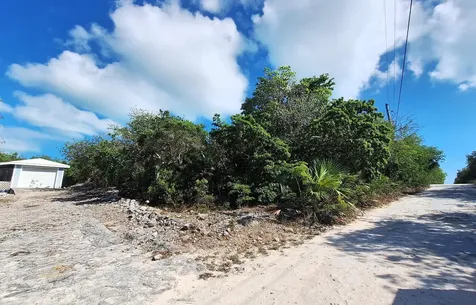 Flamingo Road 11west Exuma BS