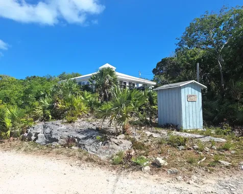 Flamingo Road 11west Exuma BS