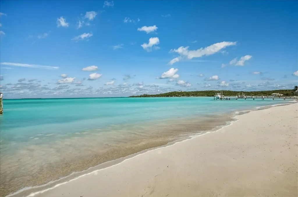 Blu Wakes Exuma BS
