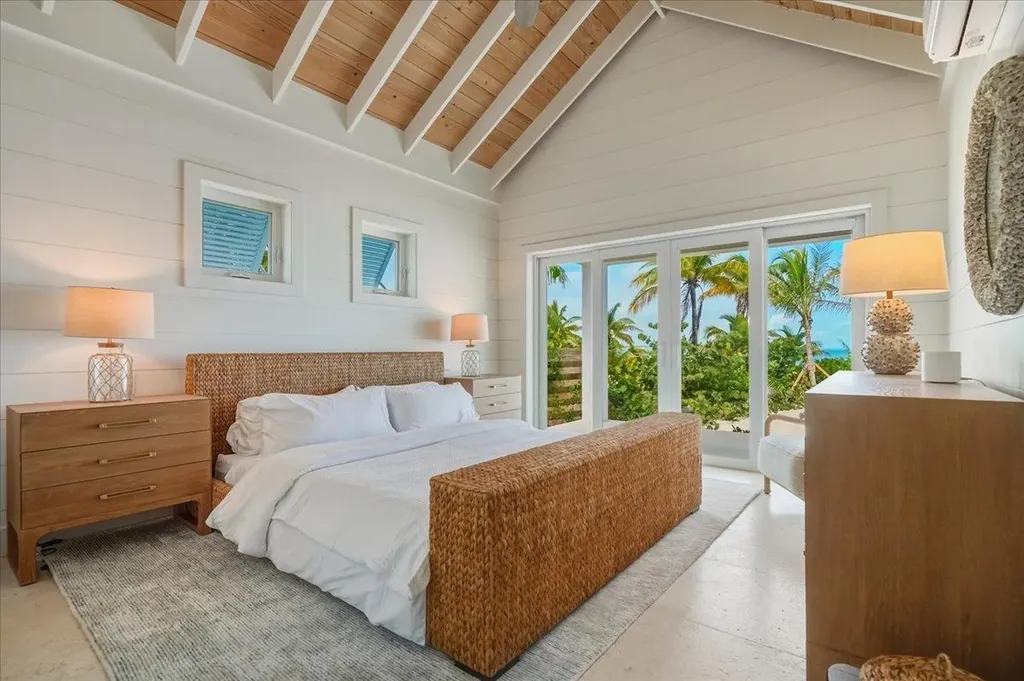 Blu Wakes Exuma BS
