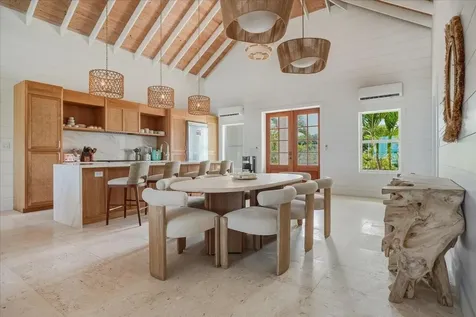 Blu Wakes Exuma BS