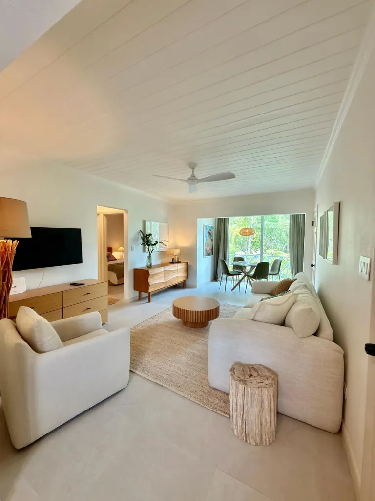 West Bay St Care Free New Providence Paradise Island BS