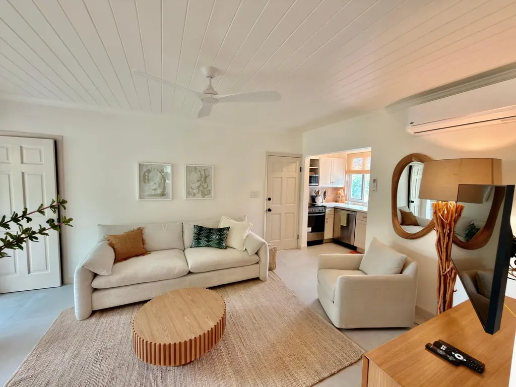 West Bay St Care Free New Providence Paradise Island BS