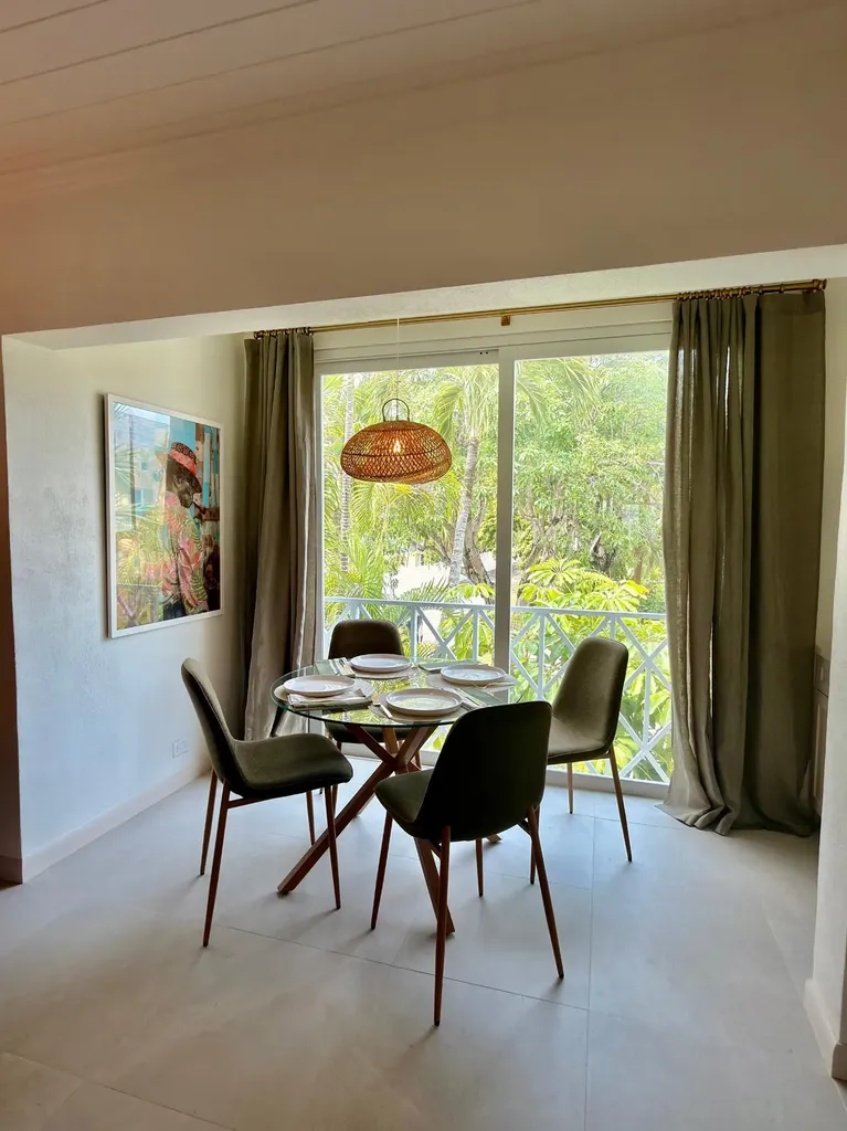 West Bay St Care Free New Providence Paradise Island BS