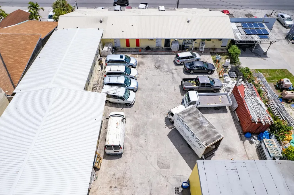Yellow Pine Street Grand Bahama Freeport BS