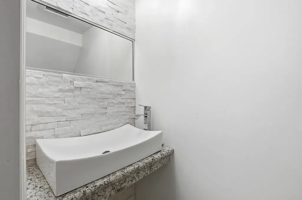 Lakeview Village Condomin 12 New Providence Paradise Island BS
