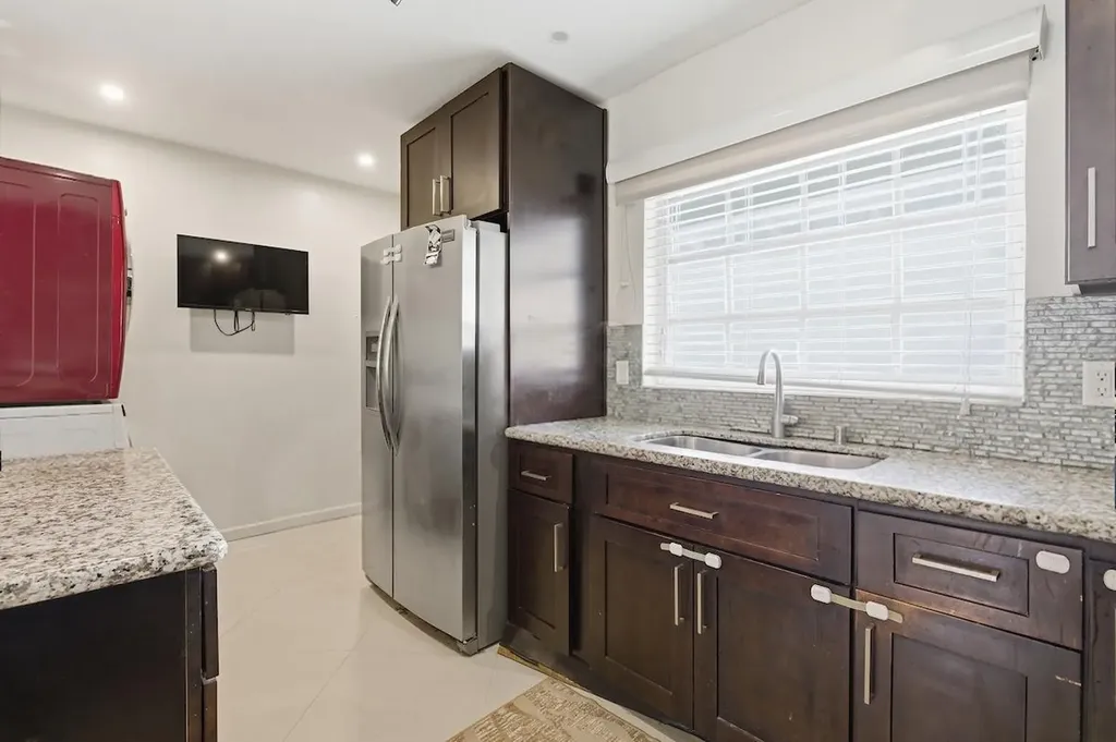 Lakeview Village Condomin 12 New Providence Paradise Island BS