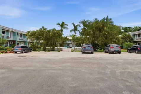 Lakeview Village Condomin 12 New Providence Paradise Island BS
