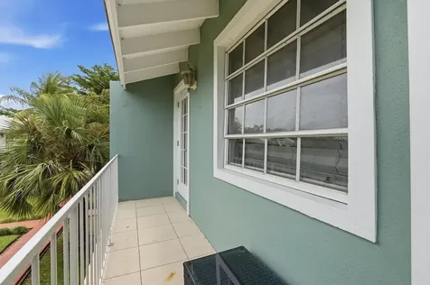 Lakeview Village Condomin 12 New Providence Paradise Island BS