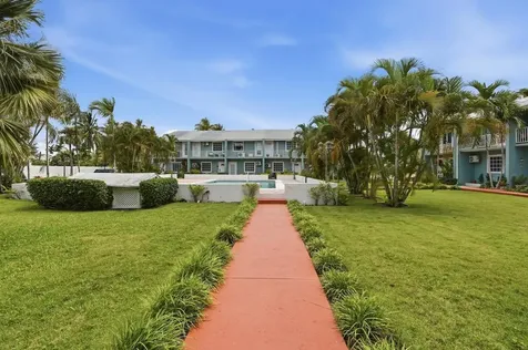 Lakeview Village Condomin 12 New Providence Paradise Island BS