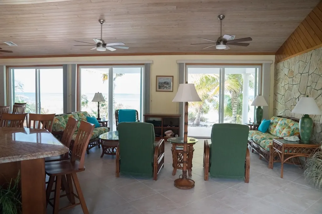Greenwood House Cat Island BS