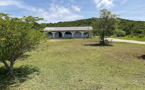 Home In Mangrove Bush Long Island BS