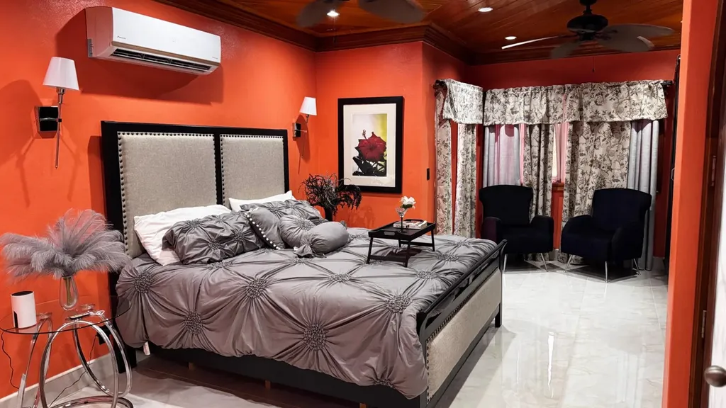 Paul Cay New Providence Paradise Island BS