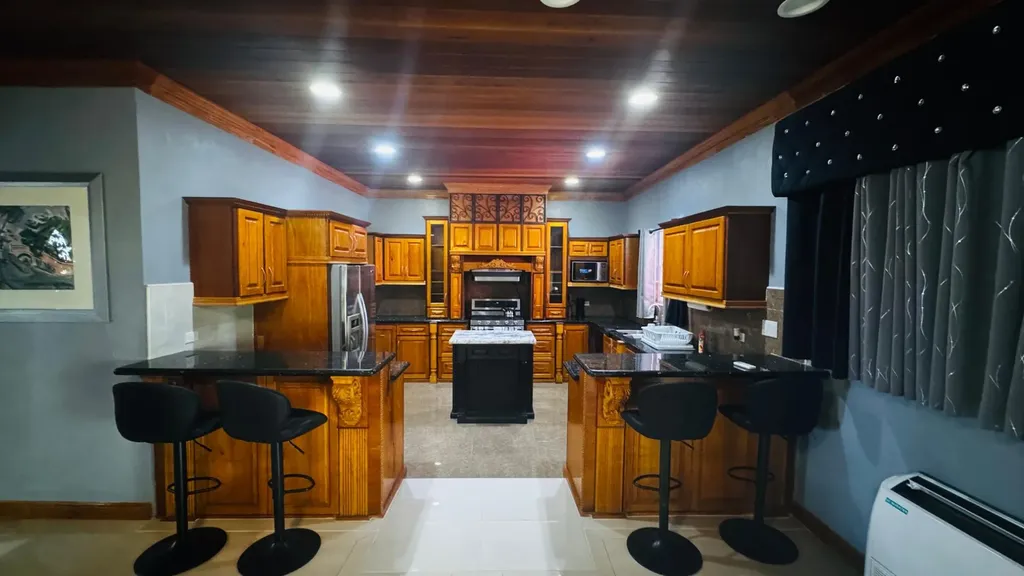 Paul Cay New Providence Paradise Island BS