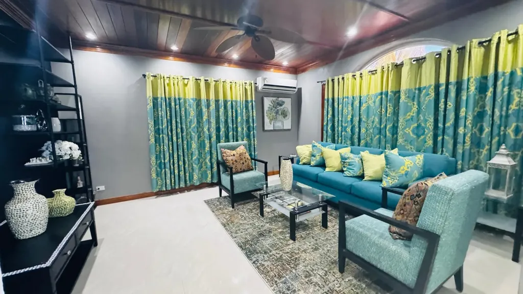 Paul Cay New Providence Paradise Island BS
