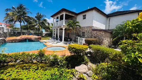 Paul Cay New Providence Paradise Island BS