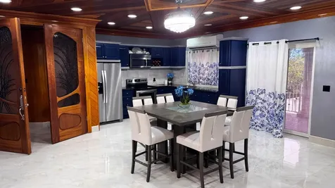 Paul Cay New Providence Paradise Island BS