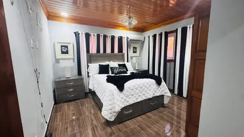 Paul Cay New Providence Paradise Island BS