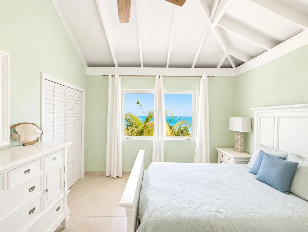 Queen's Highway Exuma BS