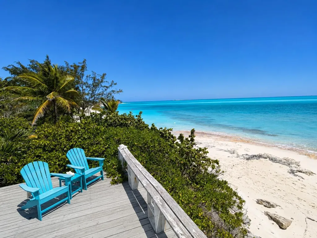 Queen's Highway Exuma BS