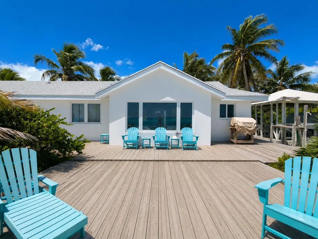 Queen's Highway Exuma BS