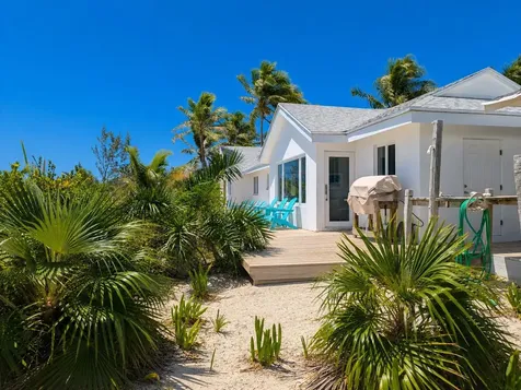 Queen's Highway Exuma BS