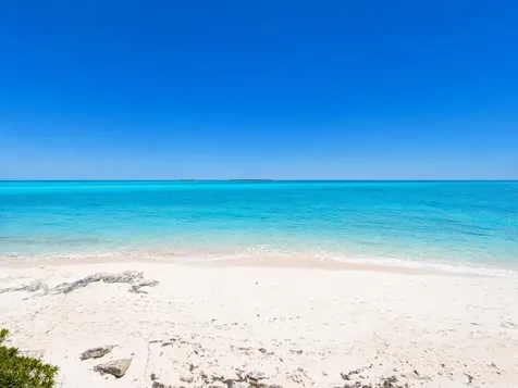 Queen's Highway Exuma BS