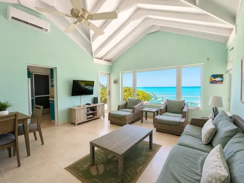 Queen's Highway Exuma BS