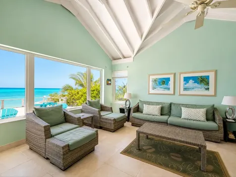Queen's Highway Exuma BS