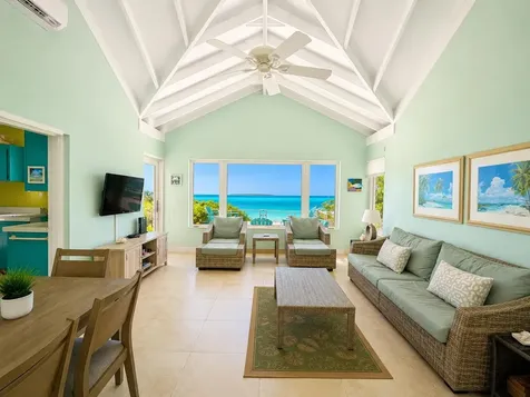 Queen's Highway Exuma BS