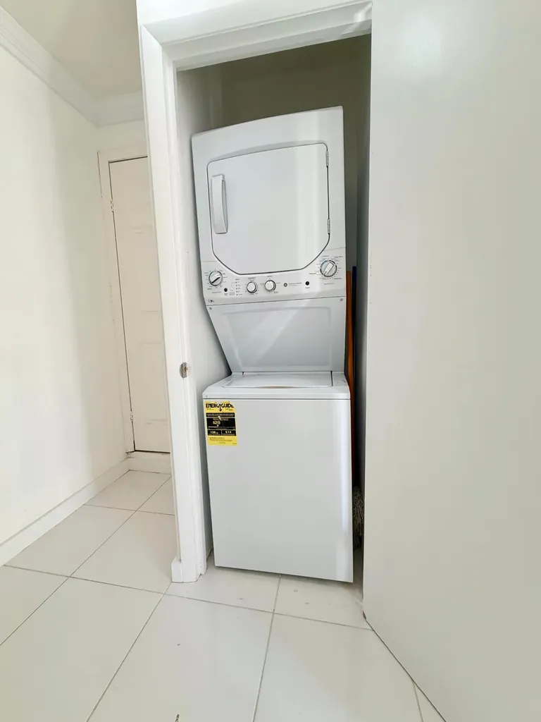 West Bay Street 985 New Providence Paradise Island BS