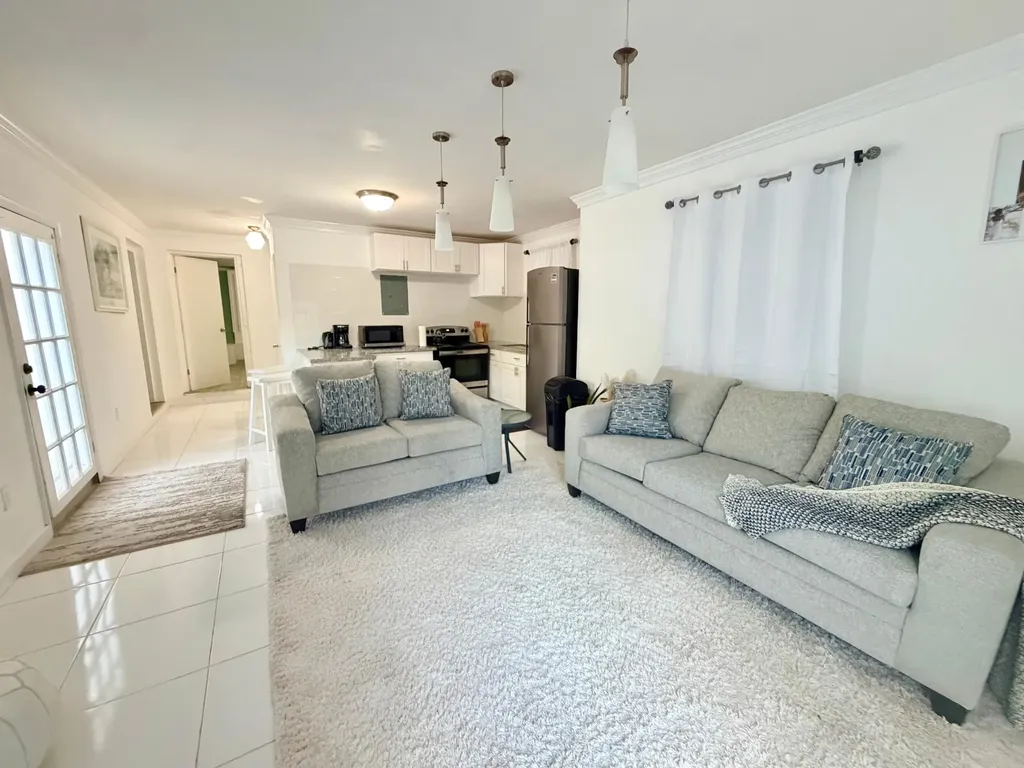 West Bay Street 985 New Providence Paradise Island BS