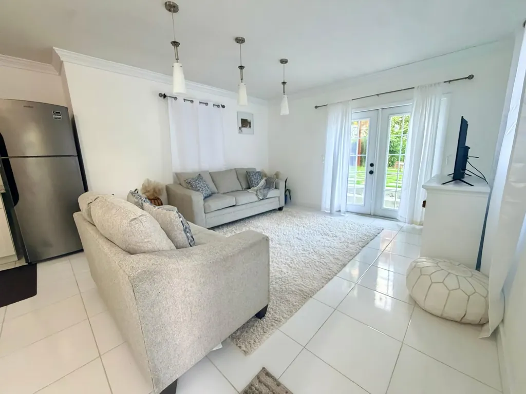 West Bay Street 985 New Providence Paradise Island BS