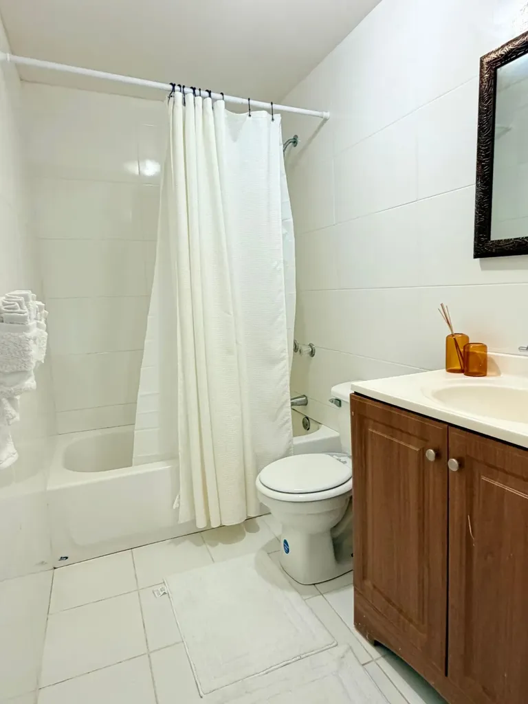 West Bay Street 985 New Providence Paradise Island BS