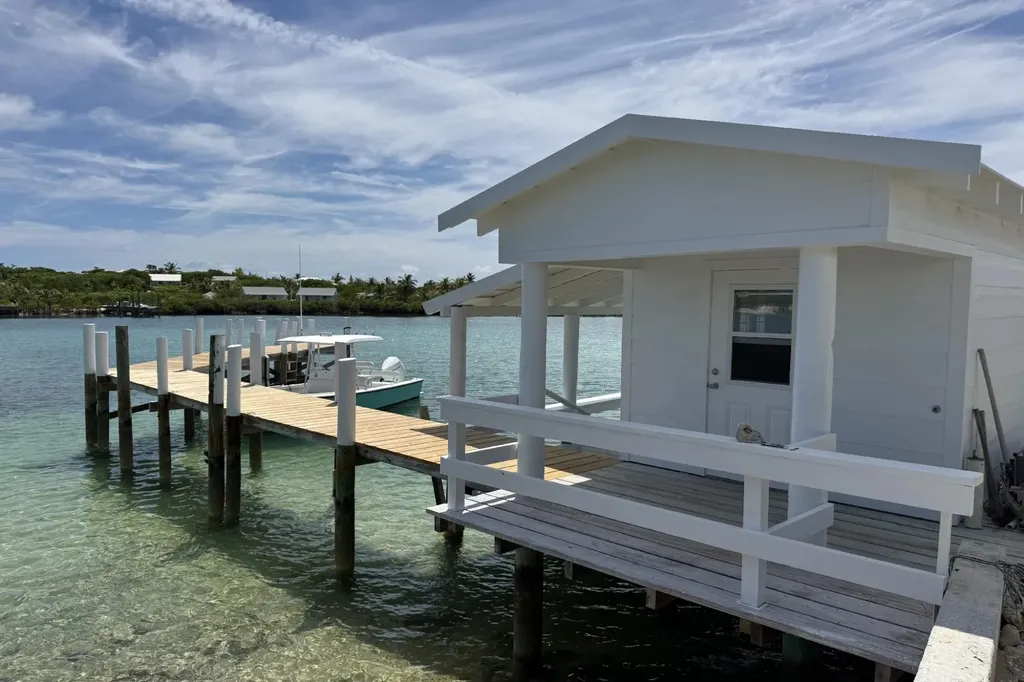 Dilly Cay Mow Abaco BS