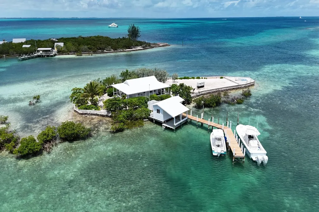 Dilly Cay Mow Abaco BS