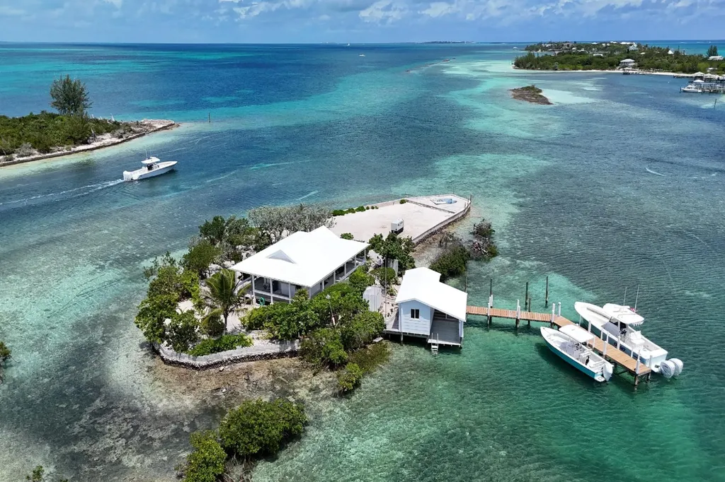 Dilly Cay Mow Abaco BS