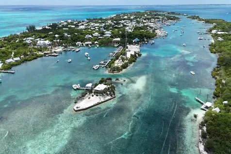 Dilly Cay Mow Abaco BS