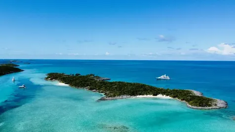 Roberts Cay, Private Isl. Exuma BS