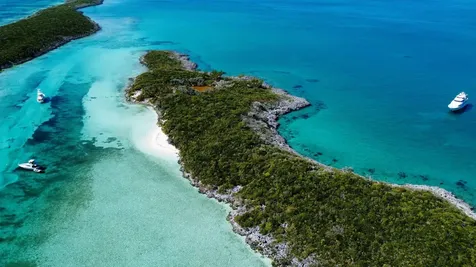 Roberts Cay, Private Isl. Exuma BS